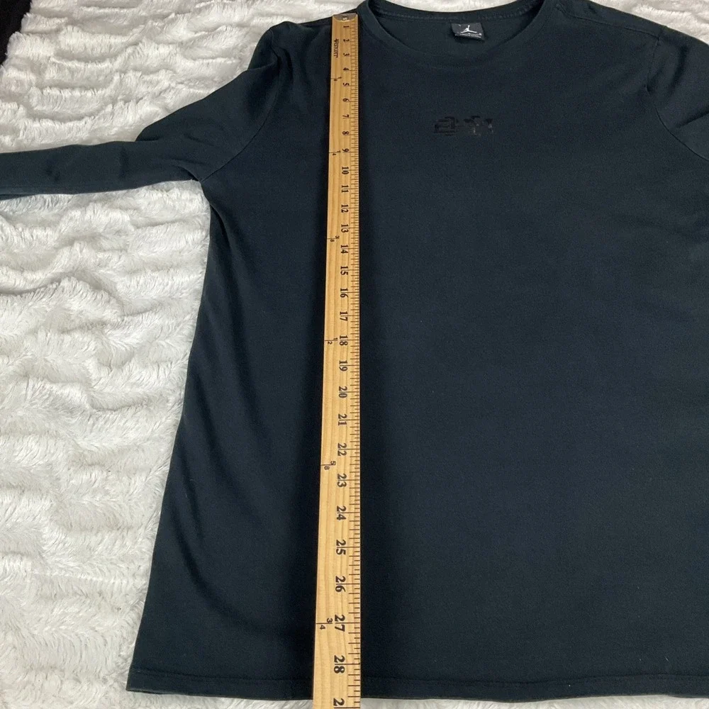 Air JORDAN Men's Black Larger Black History Month Graphic Pullover Long Sleeve